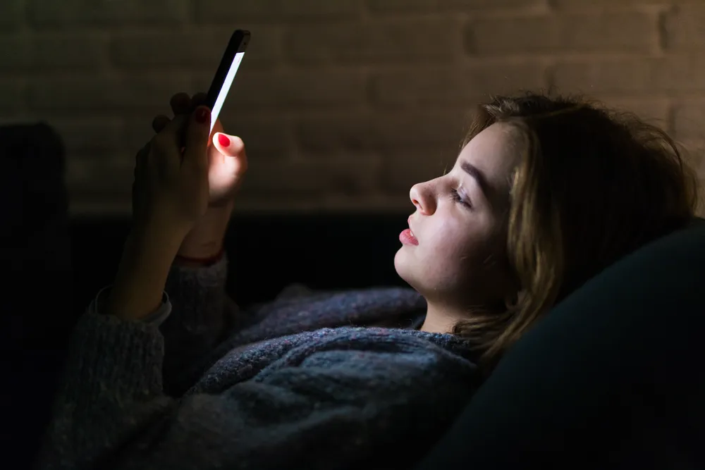 Chatbots de salud mental: 1 de cada 5 jóvenes los usa, y la regulación va detrás